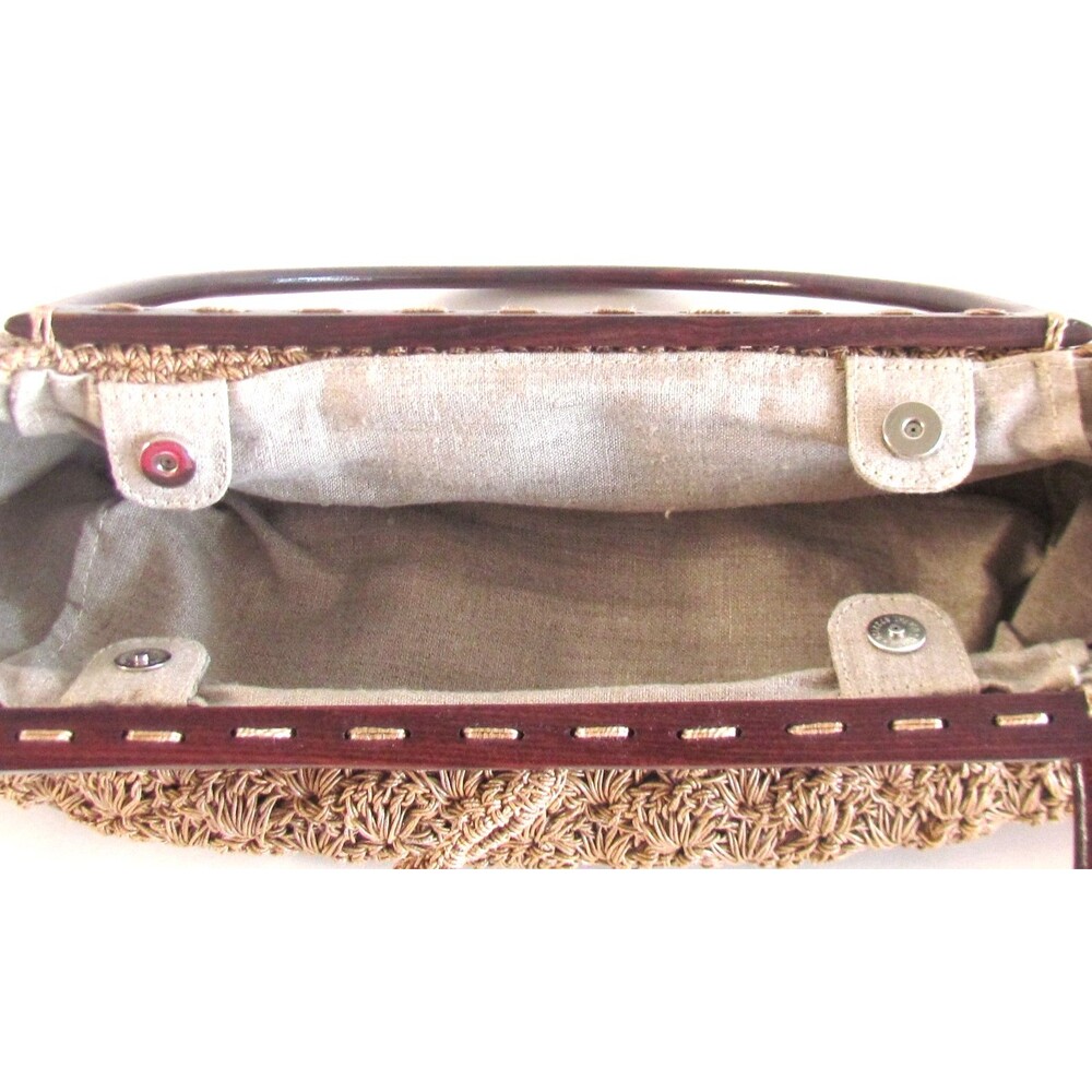 DESIGNER TOTE LE MONDE TAN CROCHET BROWN WOOD DOUBLE HANDLES BUTTON CLOSURE BAG - Picture 12 of 16